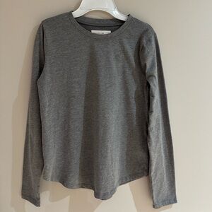 Abercrombie kids Girls Gray Long Sleeved T-Shirt Size US 11-12